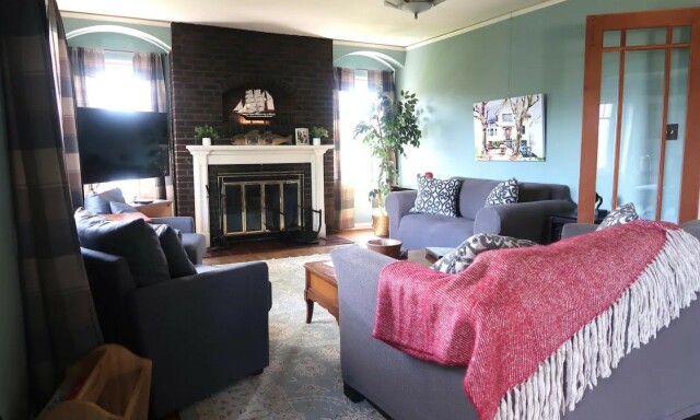 HELT LIKT: Huset er fortsatt veldig likt slik det var i filmene. Foto: Airbnb HELT LIKT: Huset er fortsatt veldig likt slik det var i filmene. Foto: Airbnb